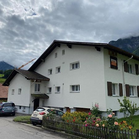 Spring Inn Apartments Meiringen Extérieur photo